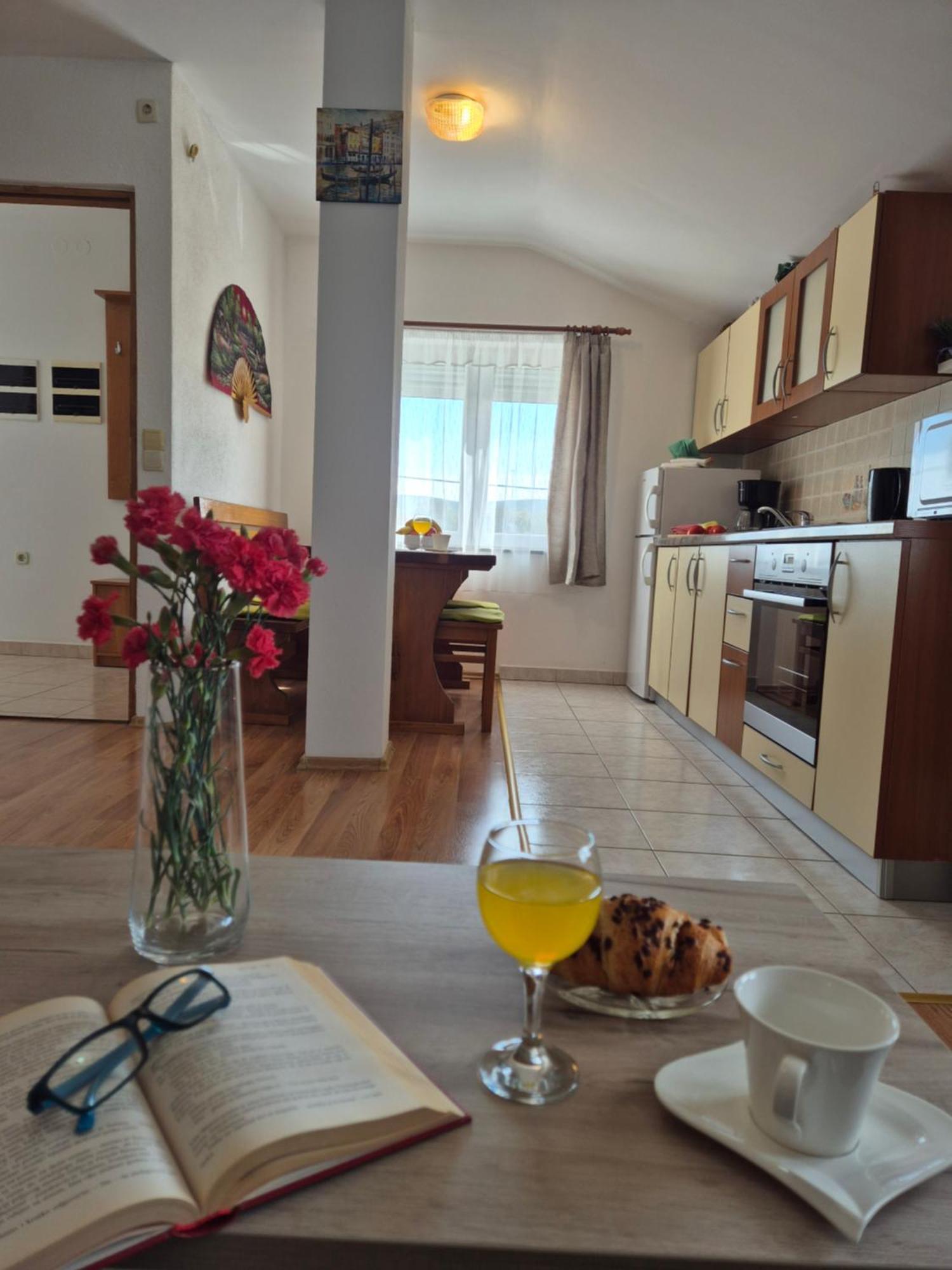 Apartman Lucija Apartment Pridraga Bagian luar foto