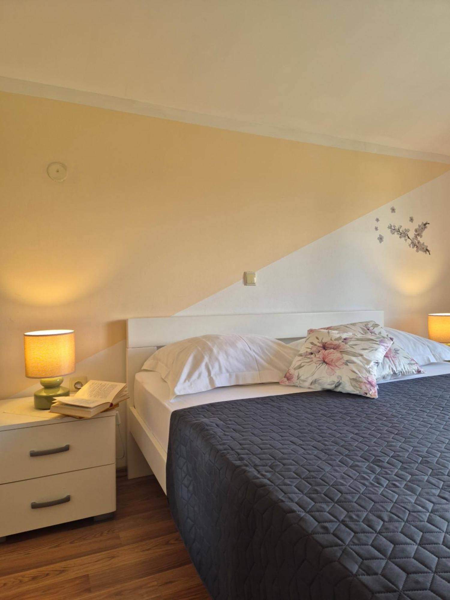Apartman Lucija Apartment Pridraga Bagian luar foto