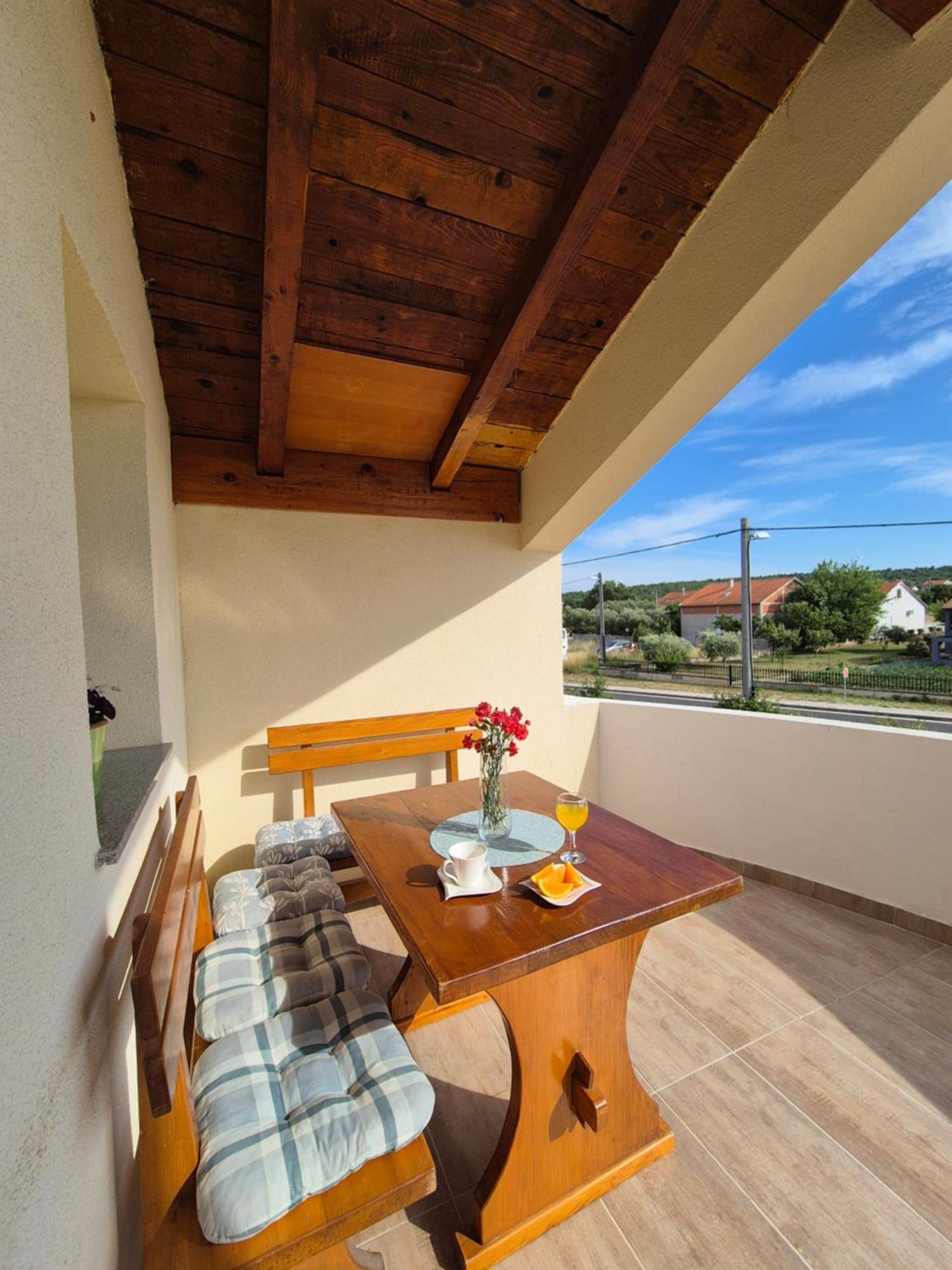 Apartman Lucija Apartment Pridraga Bagian luar foto