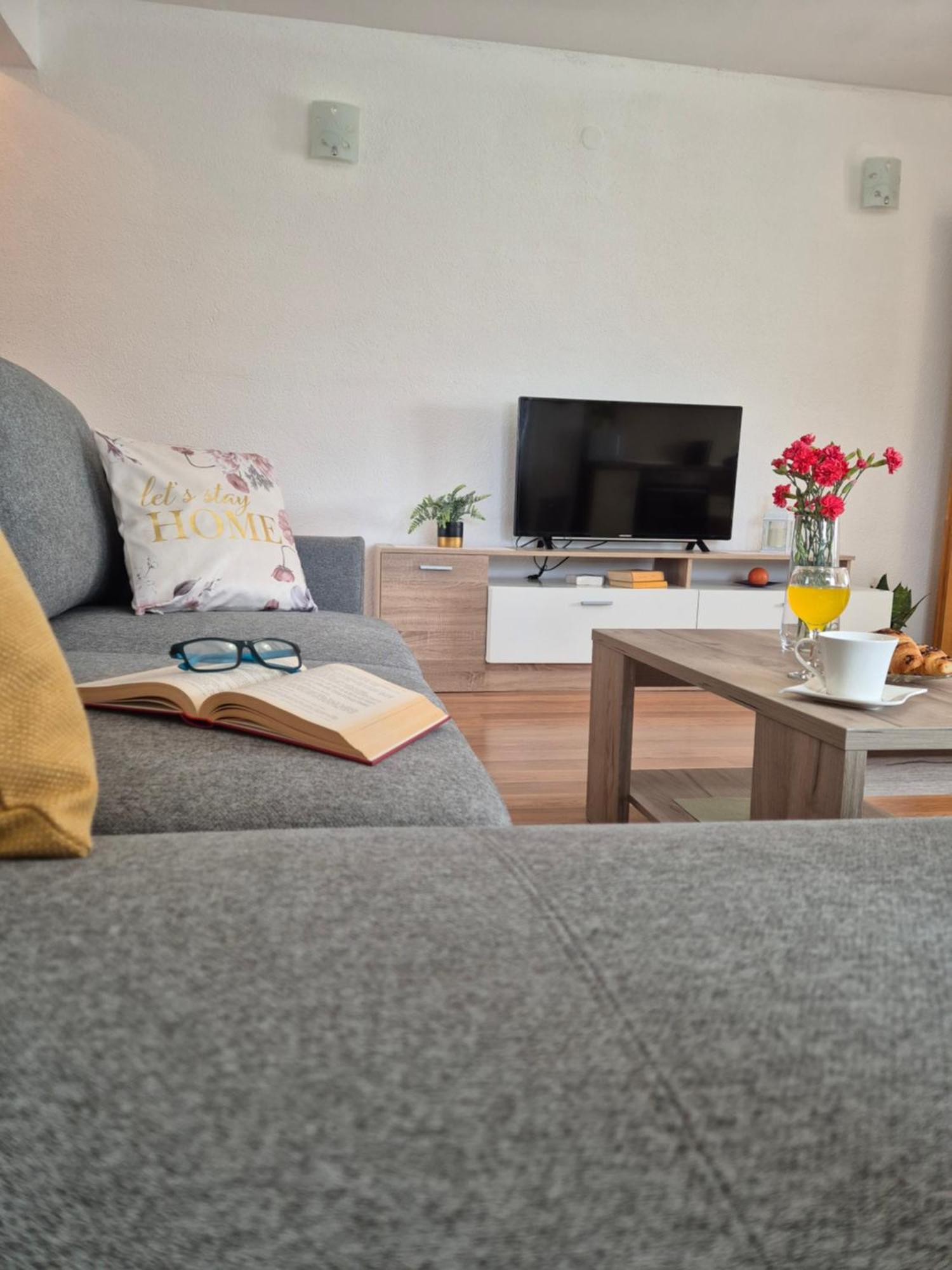 Apartman Lucija Apartment Pridraga Bagian luar foto